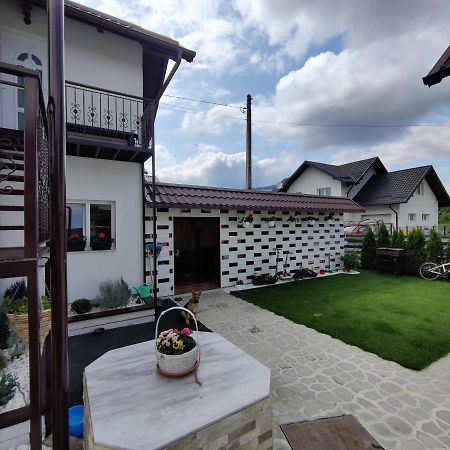 Vizuina Lupului Gura Humorului Exterior foto