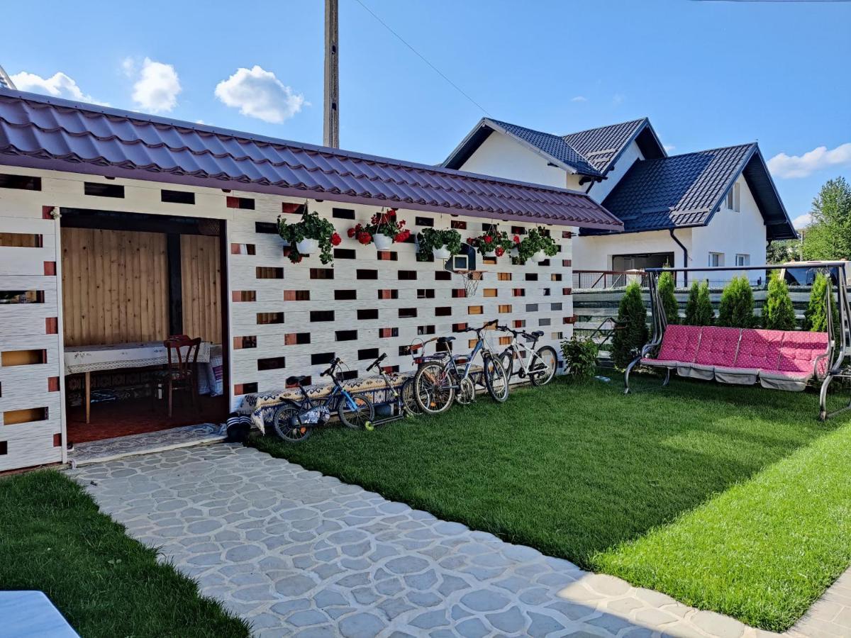 Vizuina Lupului Gura Humorului Exterior foto